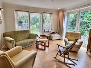 Family Room- click for photo gallery